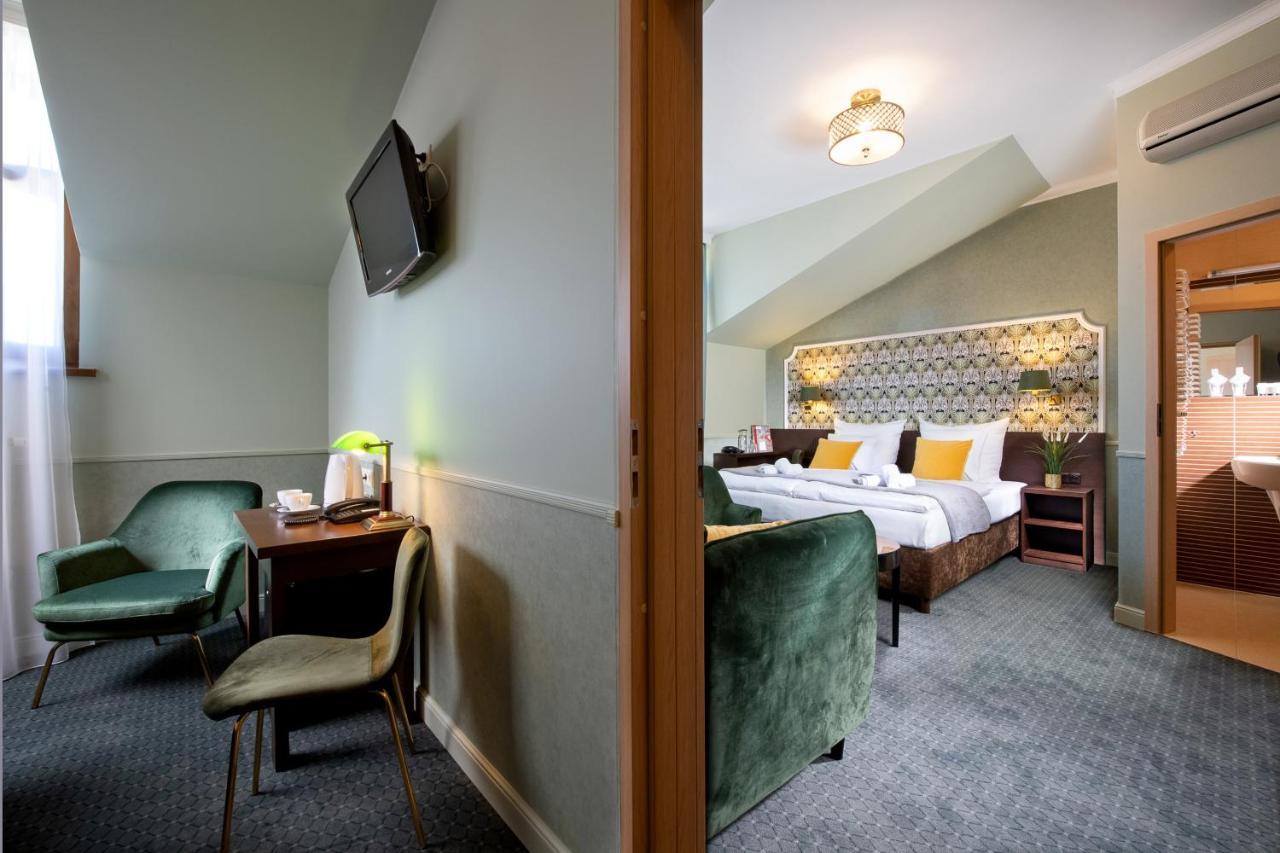 Hotel Amber 3*