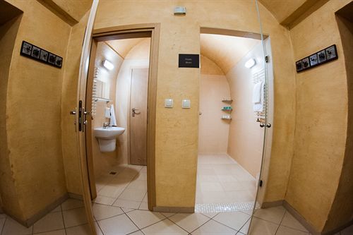 Amber 3*