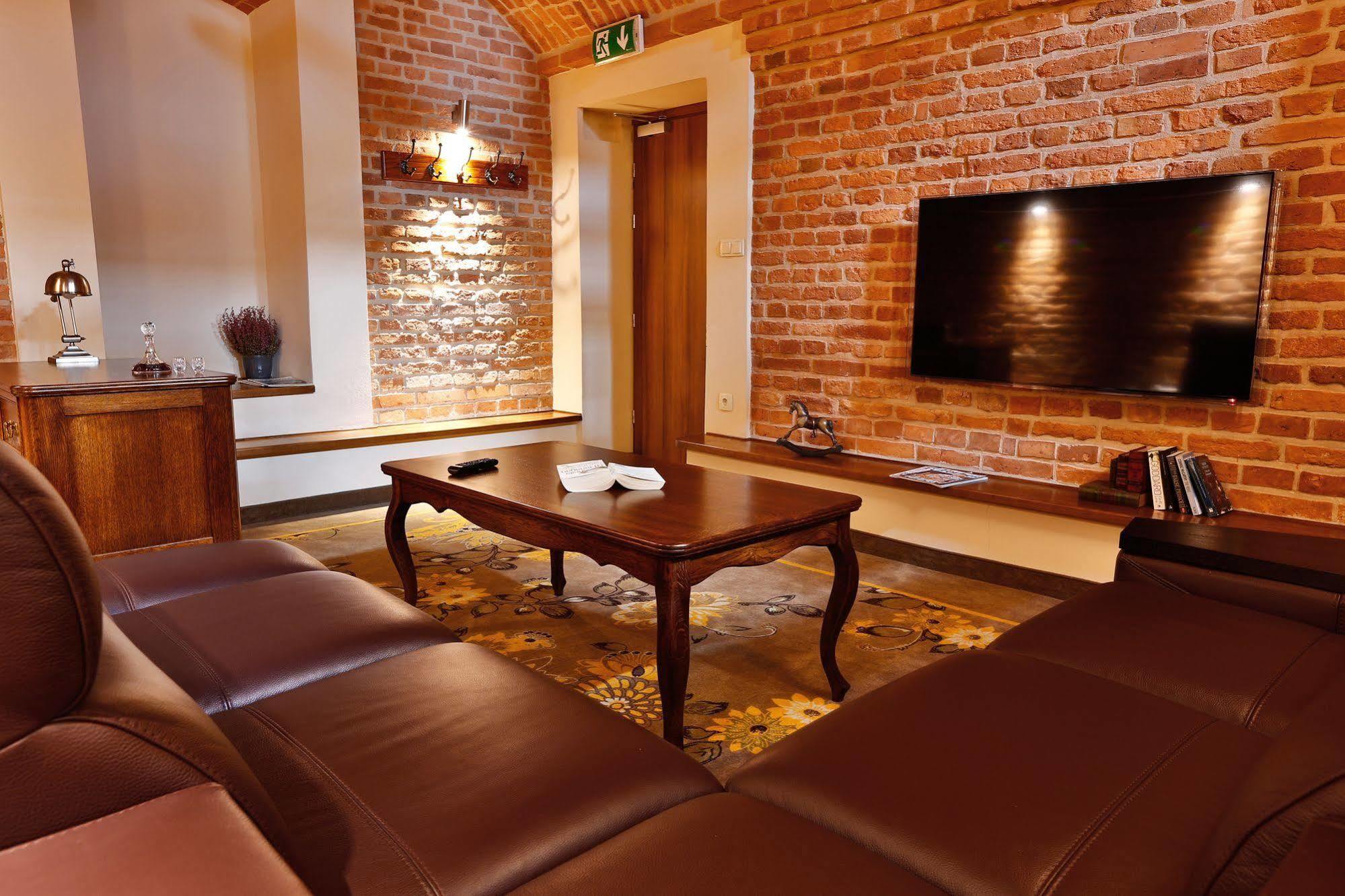 Amber Hotel