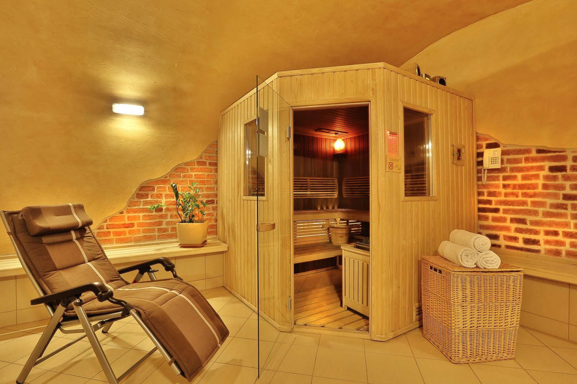 Amber Hotel 3*