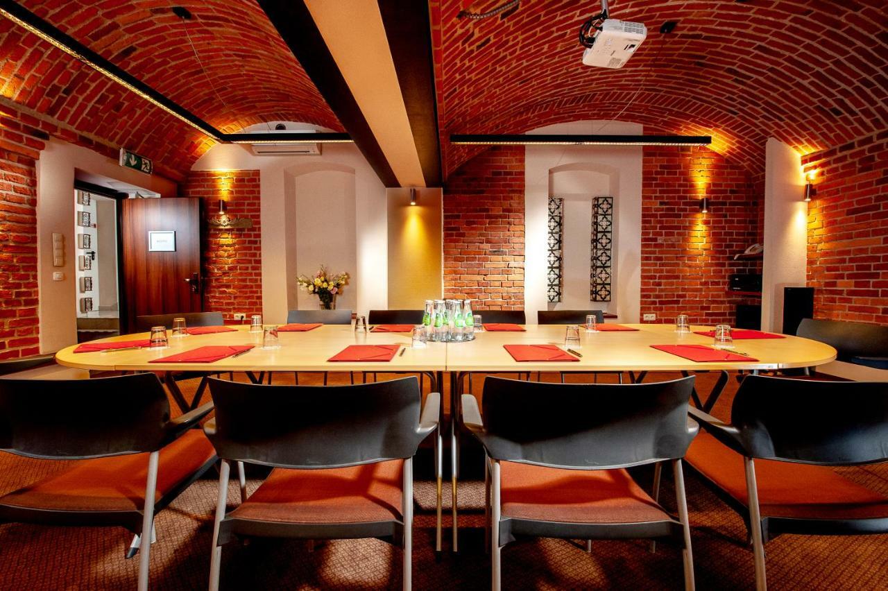 Amber Hotel 3*